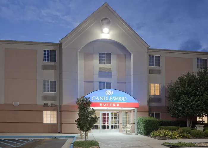 Dog friendly hotels Sonesta Simply Suites Huntsville Research Park